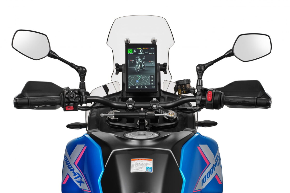 CFMoto 1000 MT-X vue 1 CFMoto 1000 MT-X trail adventure 21 18 roues rayons 22,5 litres 113 ch 2026