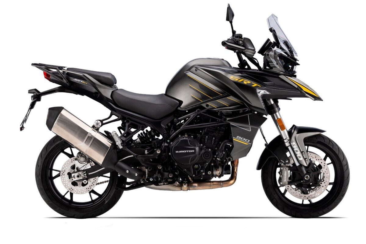 QJMotor SRT 900S 2026 trail routier 904 cm3 95 ch 24 litres ADAS prix 9999 euros