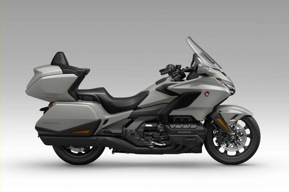 Honda GL1800 Gold Wing 2026 GT routiere flat-six 1833 DCT 7 rapports prix