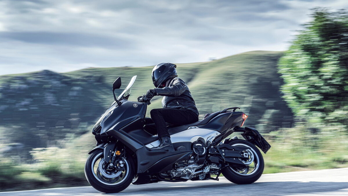 Yamaha TMAX 25th Anniversary 2026 maxi-scooter sportif 560 cm3 48 ch prix 13999