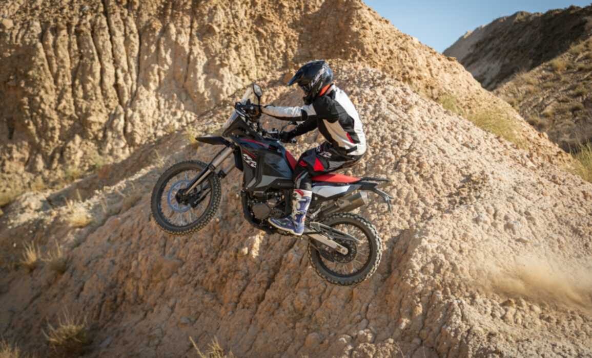 Rieju Aventura Rally 307 trail tout terrain roue 18 pouces pneu 120 80