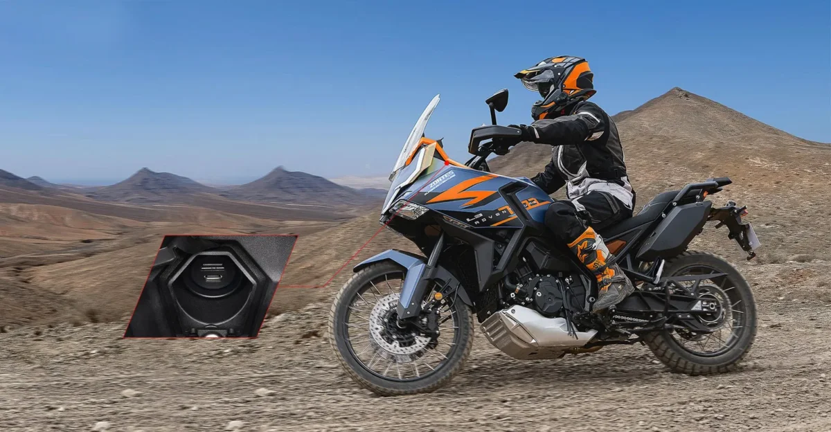Zontes 703F trail aventure tricylindre 699 cc roues 21 pouces 18 pouces maxi trail