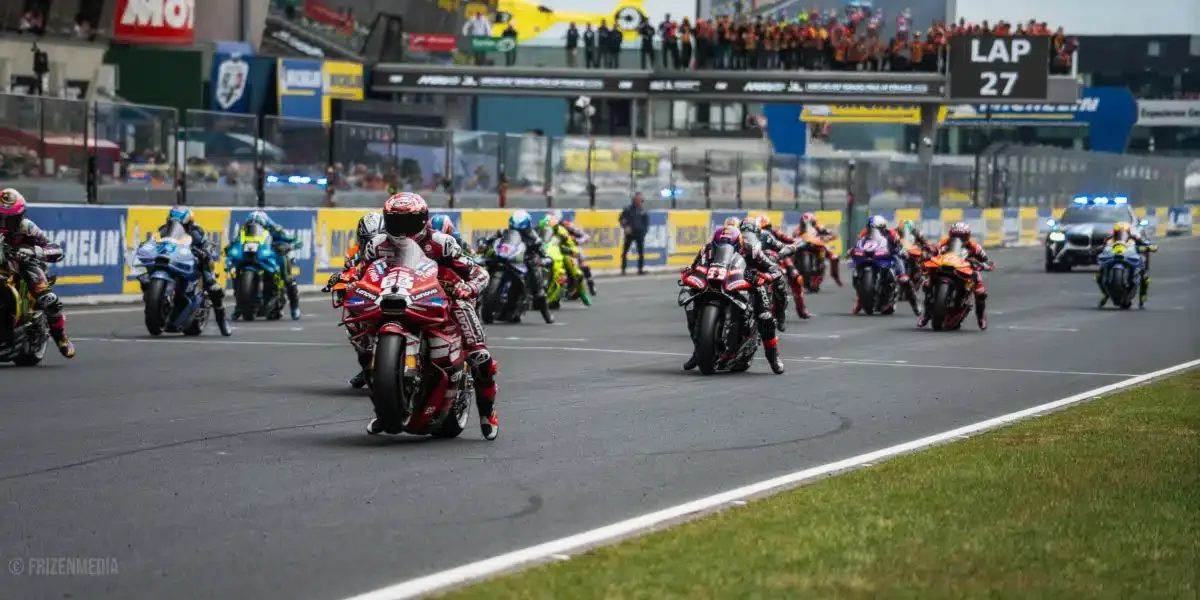 MotoGP Le Mans chicane Dunlop freinage points clés